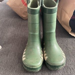 Boys size 7 boots